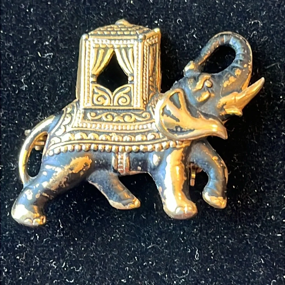 N/A elegant gold